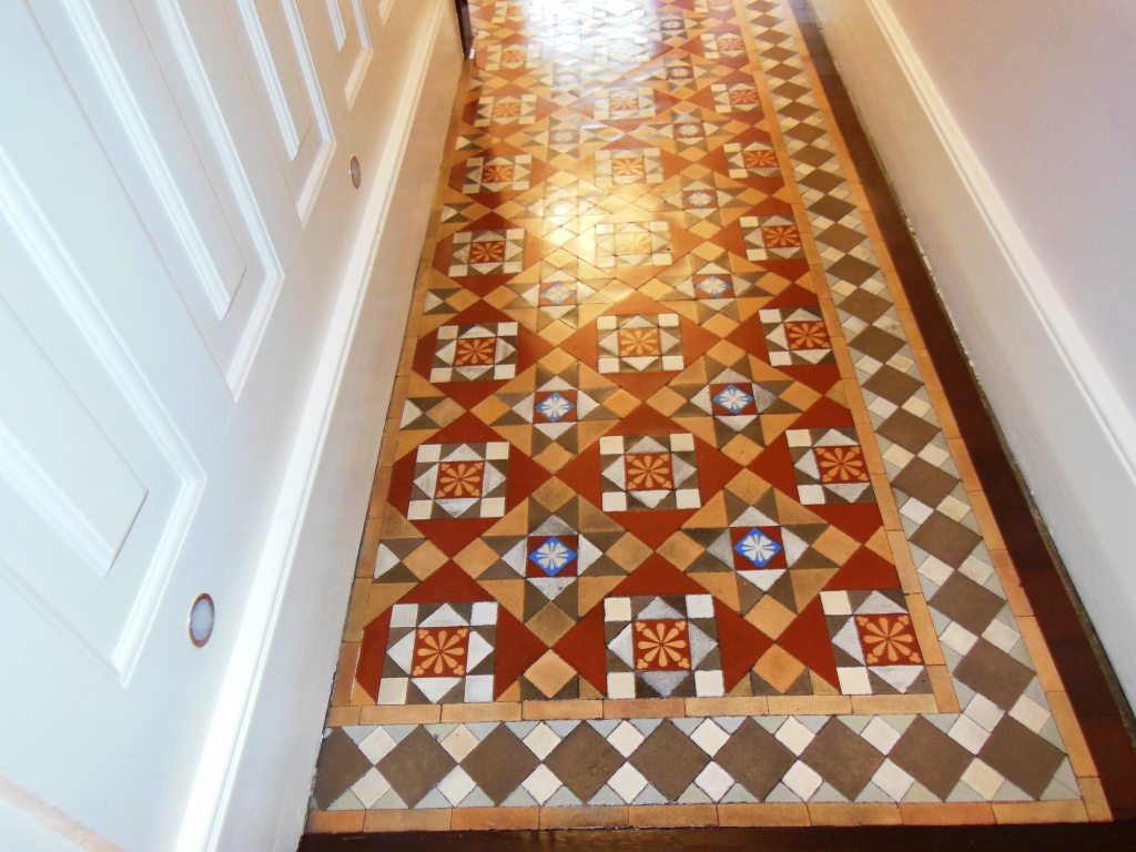 Victorian Tiled Floor in Putney After Cleaning and sealing