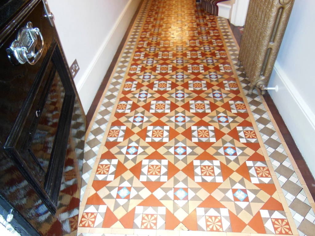 Victorian Tiled Floor in Putney After Cleaning and sealing